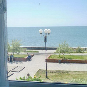 Бердянск квартира посуточно, набережная ул. Горького 43, 1-комнатная